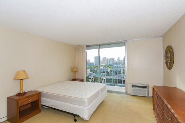 Building Photo - Marine Surf - Studio 1b 1parking! in Waikiki