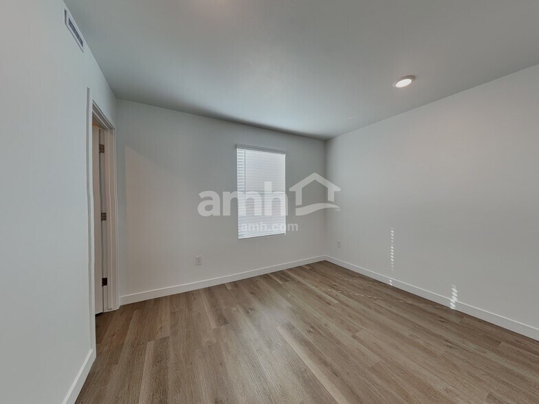 Building Photo - 13042 Mustang Crossing Rd