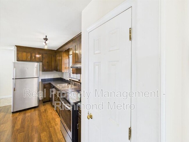 Building Photo - 10649 Genlou Rd