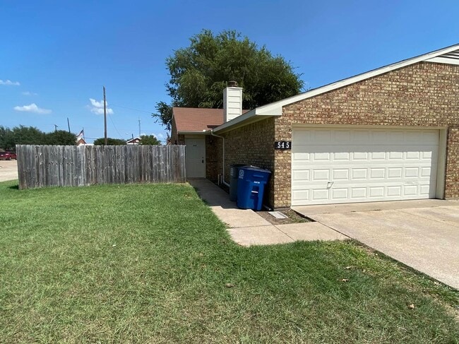 Building Photo - 543-545 Canary Lane