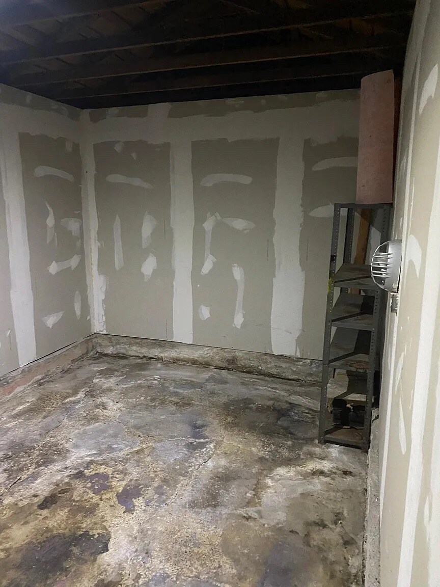 Building Photo - Room in House on Glengariff Dr
