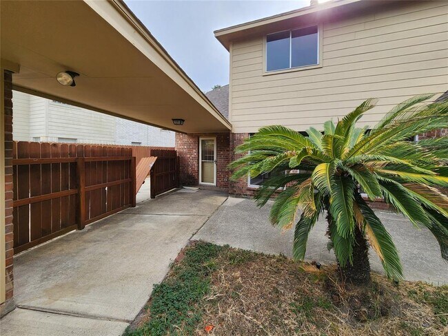 Building Photo - 2546 Acadiana Ln