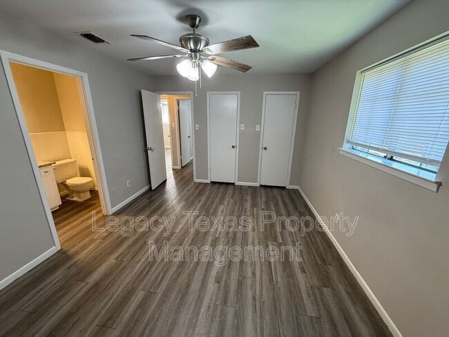 Building Photo - 1507 McAnear St