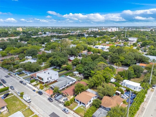 Building Photo - 315 NW 50th St