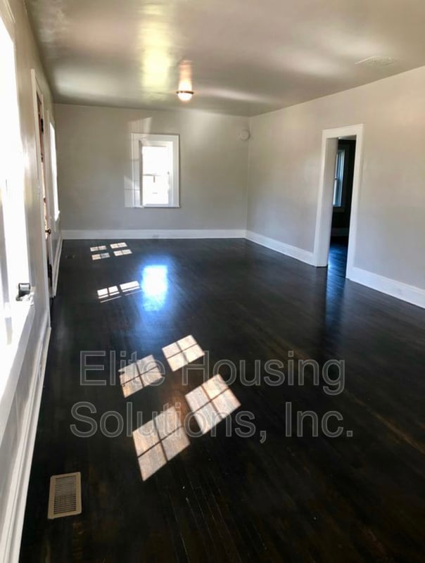 Building Photo - 4672 W Lee Hwy
