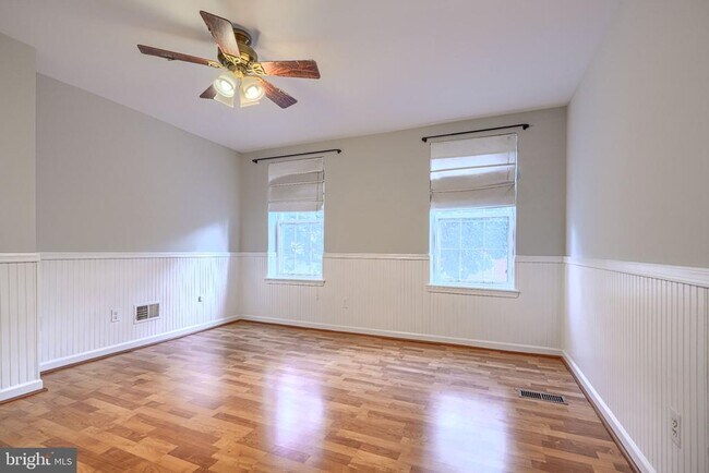 Building Photo - 136 Gittings St