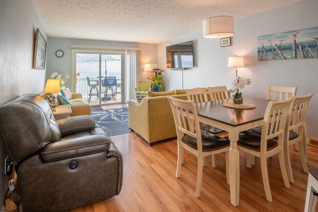Building Photo - SHORT TERM RENTAL ONLY Spend Winter Oceanf...