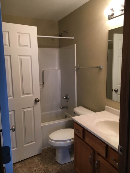 Building Photo - 2125 Suncrest