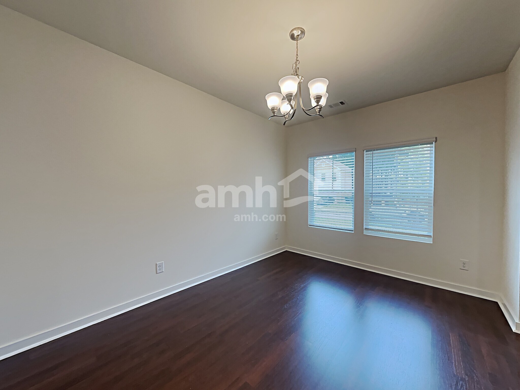 Building Photo - 467 Camp dr