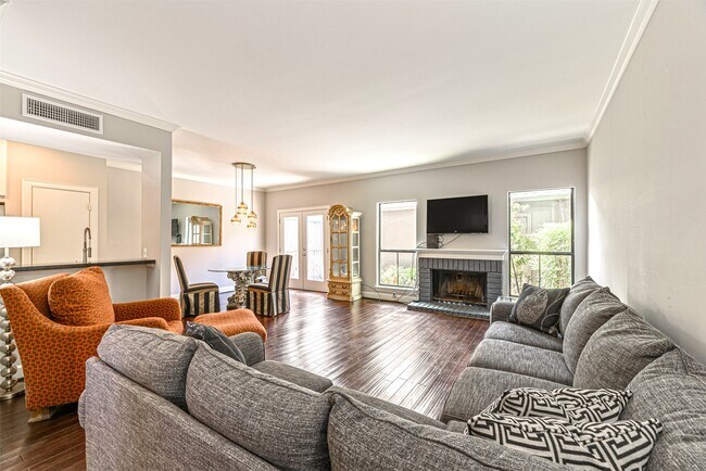 Building Photo - 701 Bering Dr