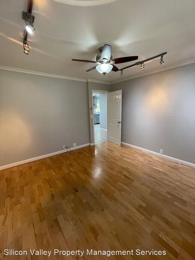 Building Photo - 5 br, 3 bath House - 955 Marlinton Ct