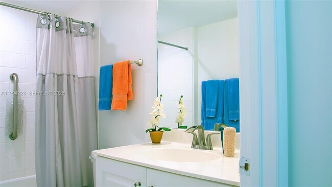 Building Photo - 18100 N Bay Rd