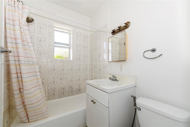 Building Photo - 820 Euclid Ave