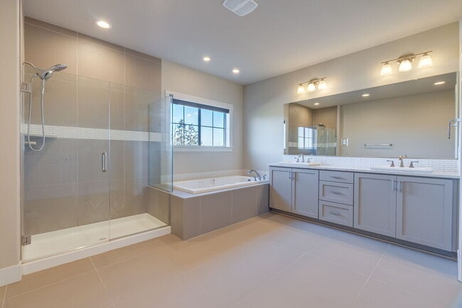 Building Photo - 11741 SW Barcelona St