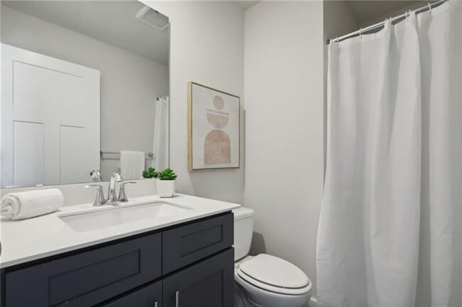 Building Photo - Luxury End-Unit Townhome with 4 Bedrooms & 2-Car Garage