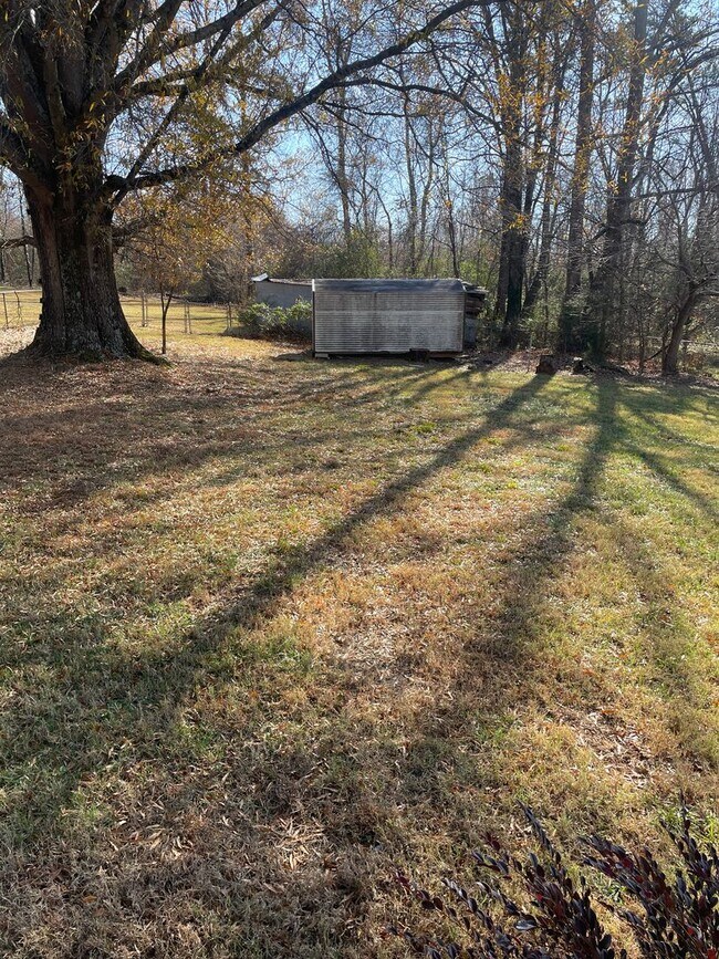 Building Photo - 1400 Vestal Rd