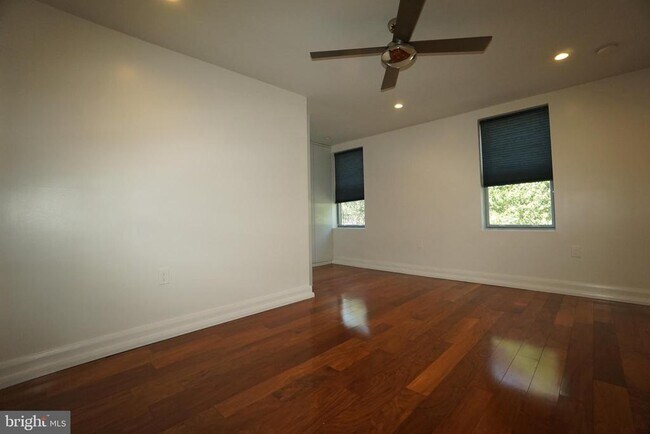 Building Photo - 1707 N Howard St