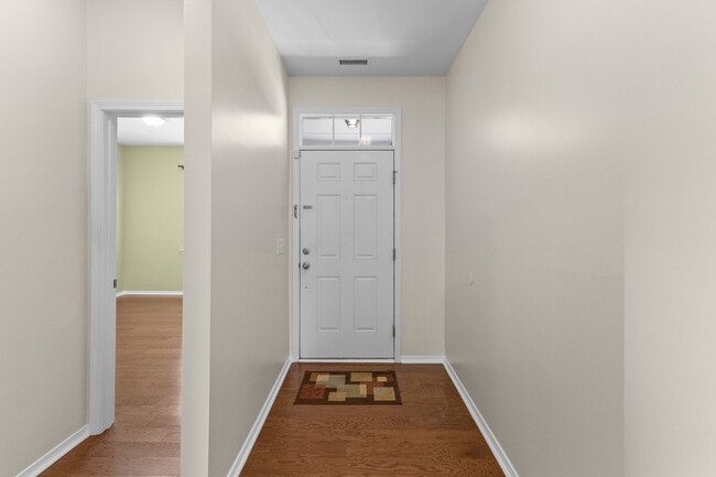 Building Photo - 5023 Lake Grove Blvd