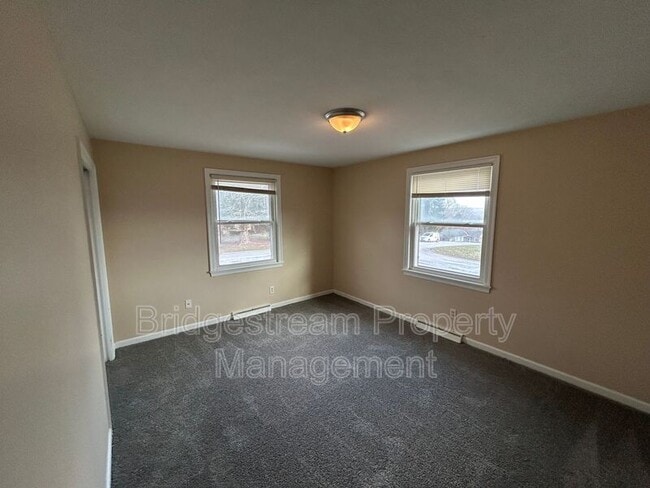 Building Photo - 7541 Mintwood Ave