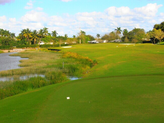 Building Photo - 9480 Poinciana Pl