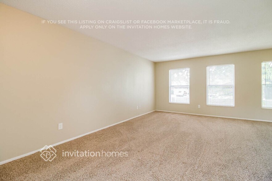 Building Photo - 1542 Canterbury Cir