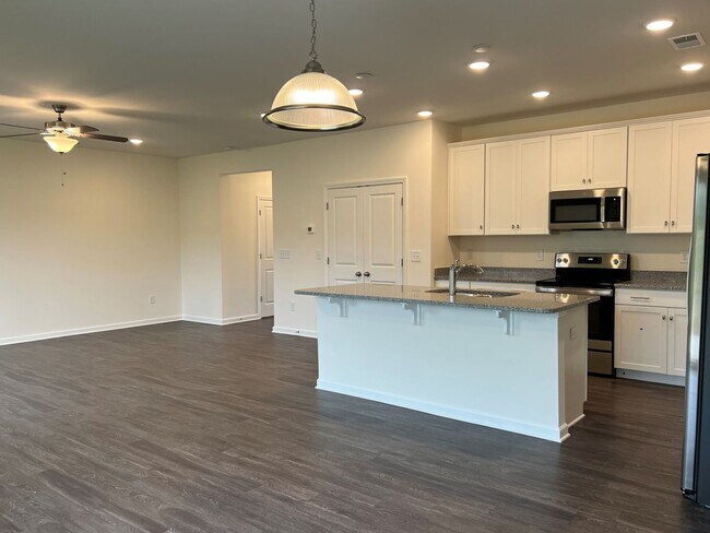 Building Photo - 6039 Haddington Dr