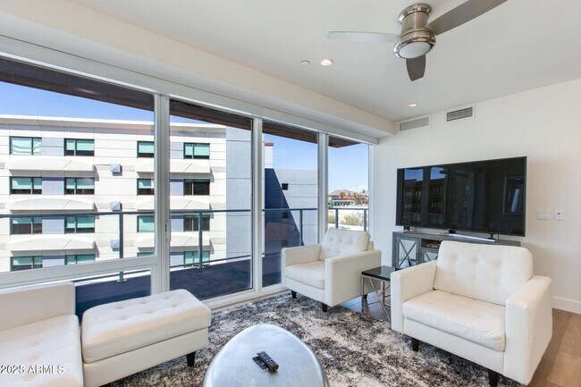 Building Photo - 4422 N 75th St