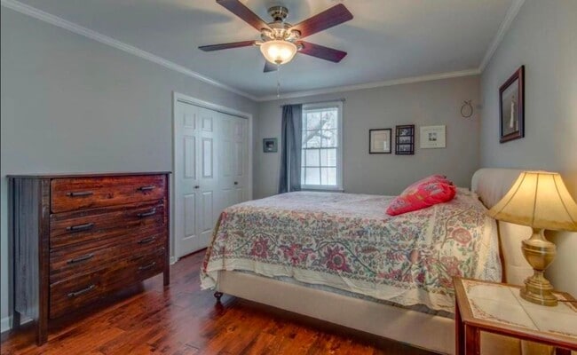 Building Photo - Easy walk to Vanderbilt University