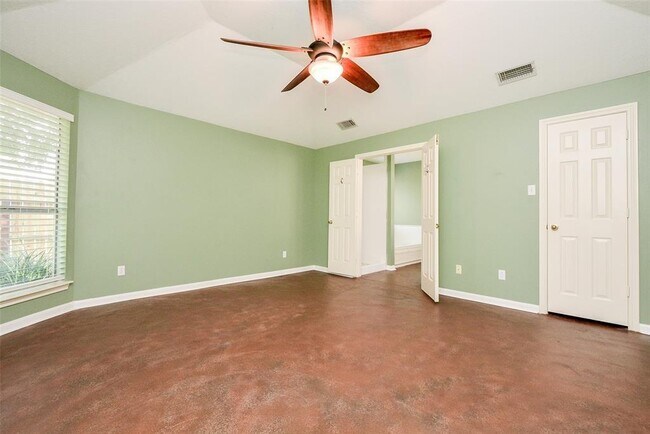 Building Photo - 22823 Williamschase Dr