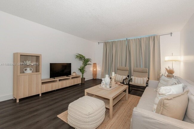 Building Photo - 2301 Collins Ave