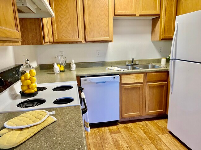 Building Photo - The Willows Apartments