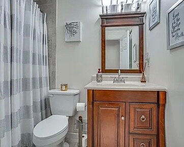 Building Photo - 2126 Briarwood Dr