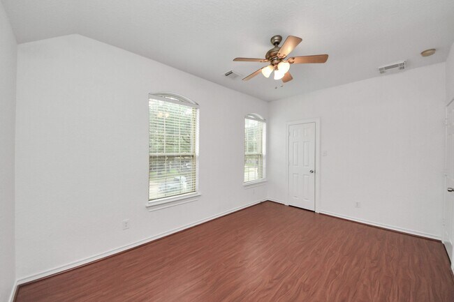 Building Photo - 5014 Parkcanyon Ln