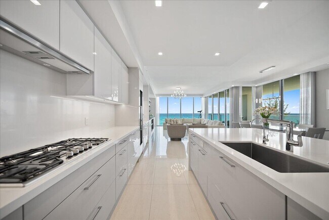 Building Photo - 5000 N Ocean Dr