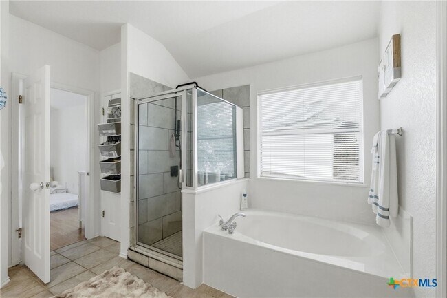 Building Photo - 1410 Katie Lynch Dr
