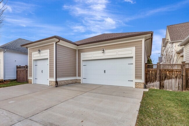 Building Photo - 4031 General Martin Ln