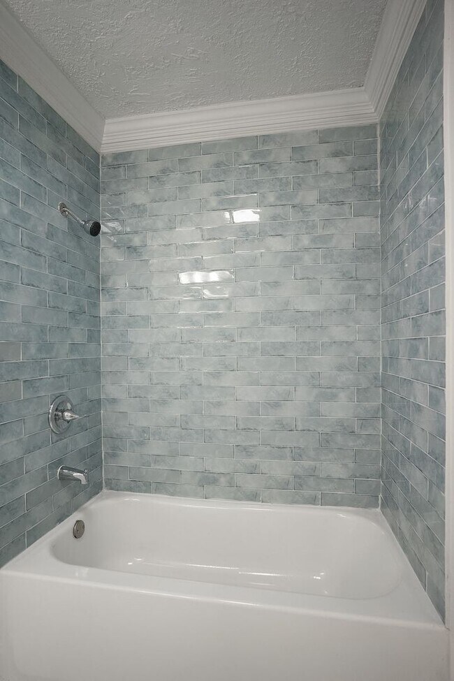 Building Photo - 3120 Edinburgh Dr