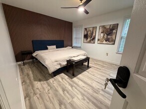 Building Photo - 6811 Sawmill Cir