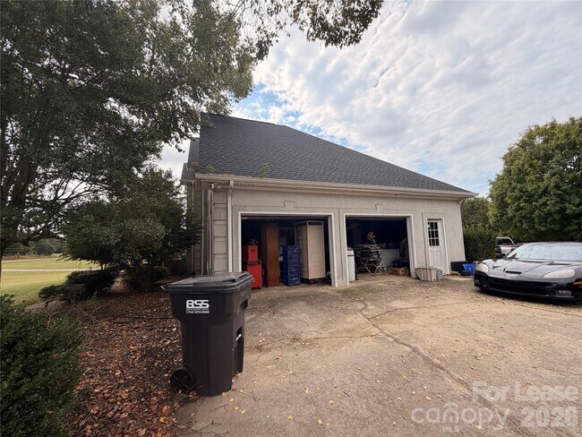 Building Photo - 118 Sunfish Dr