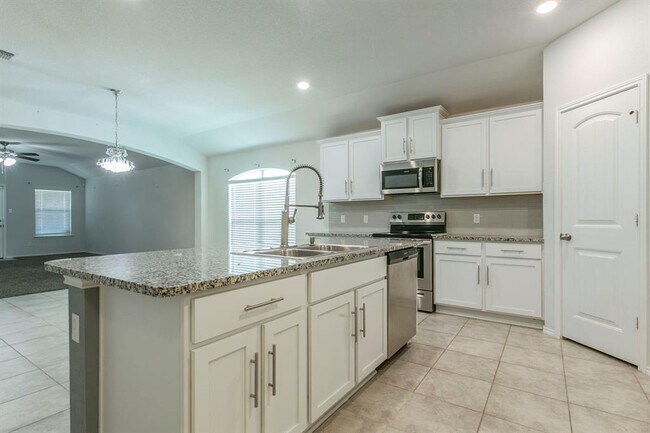 Building Photo - 117 Kinglet Dr