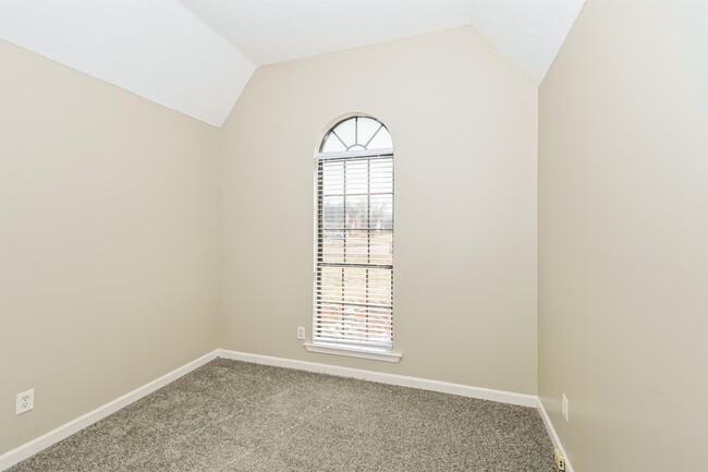 Building Photo - 7764 Shadow Glen Ln