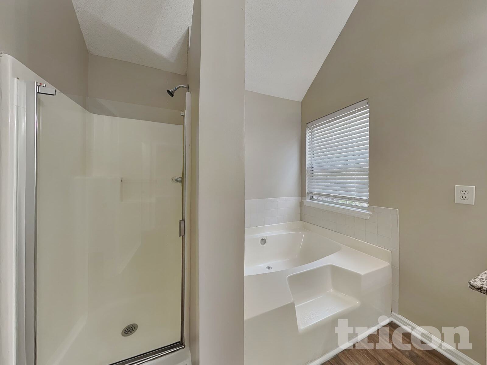 Building Photo - 589 Lakewater View Dr