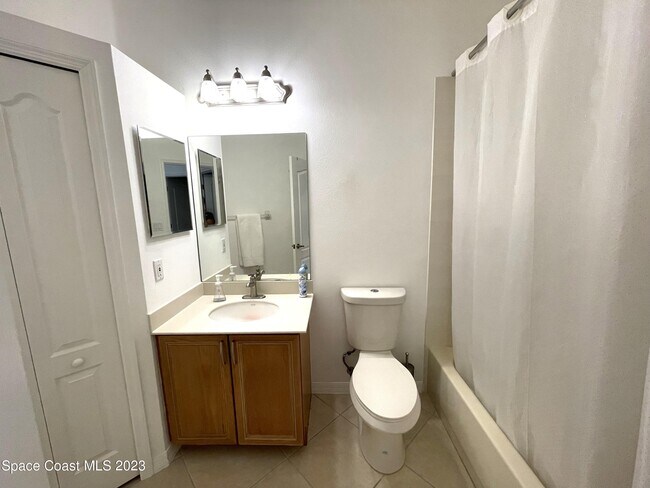 Building Photo - 1896 Windbrook Dr