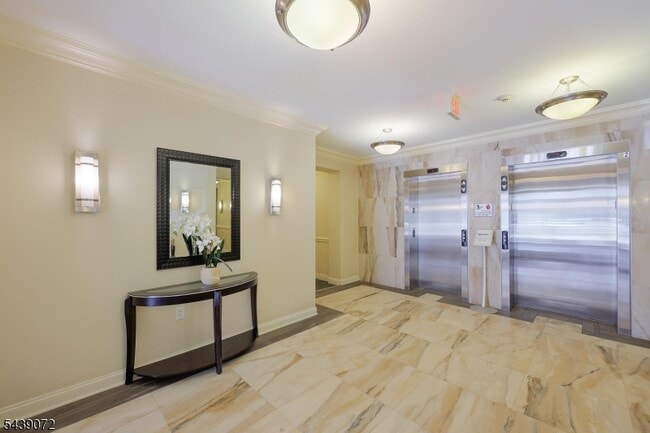 Building Photo - 104 E Elizabeth Ave