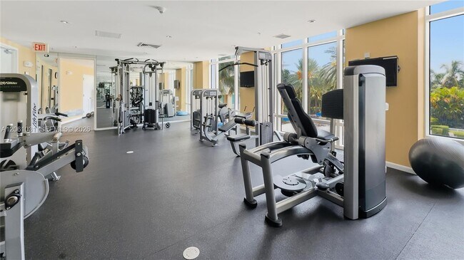 Building Photo - 1755 E Hallandale Beach Blvd