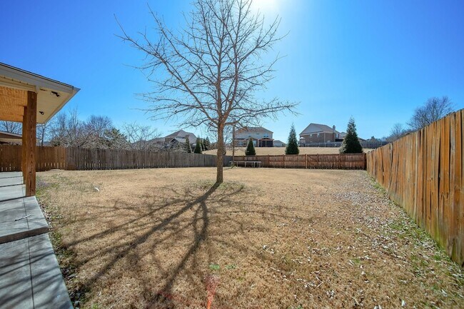 Building Photo - 1005 Gannett Rd