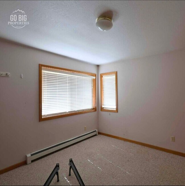 Building Photo - Cedar Creek Condo Available Soon!