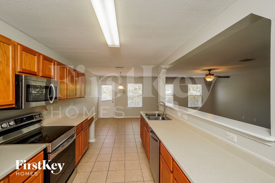 Building Photo - 8027 Saratoga Kln