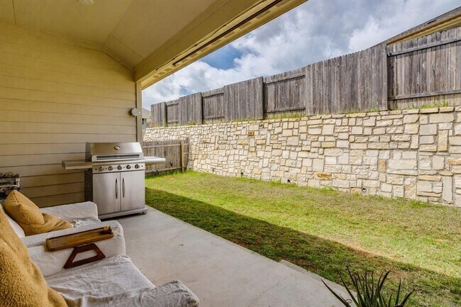Building Photo - 261 Cathedral Mountain Dr