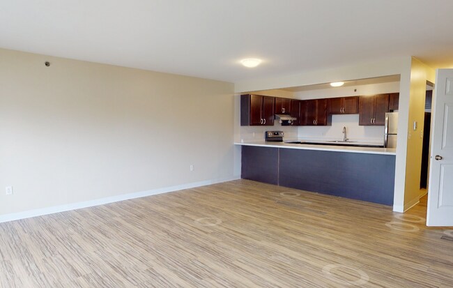 Building Photo - 675 Parker St